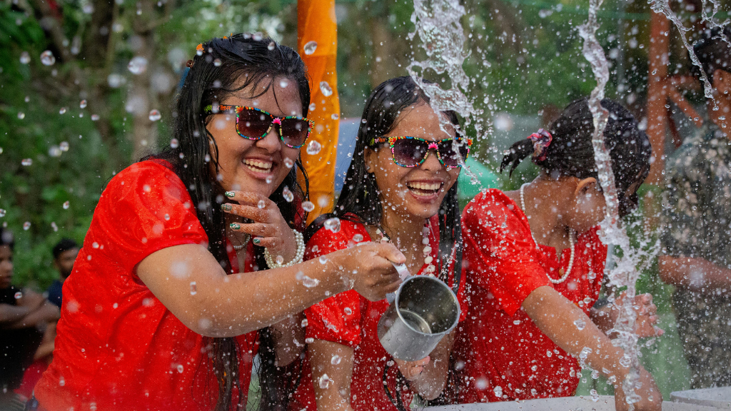Batailles d’eau et de talc