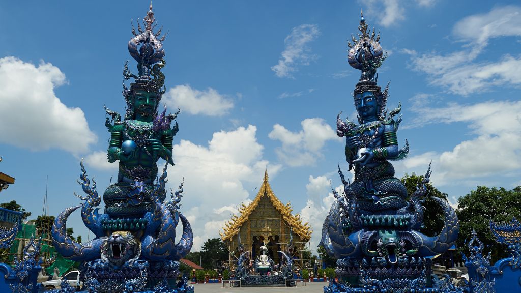 Blue Temple à Chiang Rai : une visite courte qui marque vraiment - thailande chiang rai blue temple wat rong suea ten 5 1024 Détails artistiques du Wat Rong Suea Ten à Chiang Rai