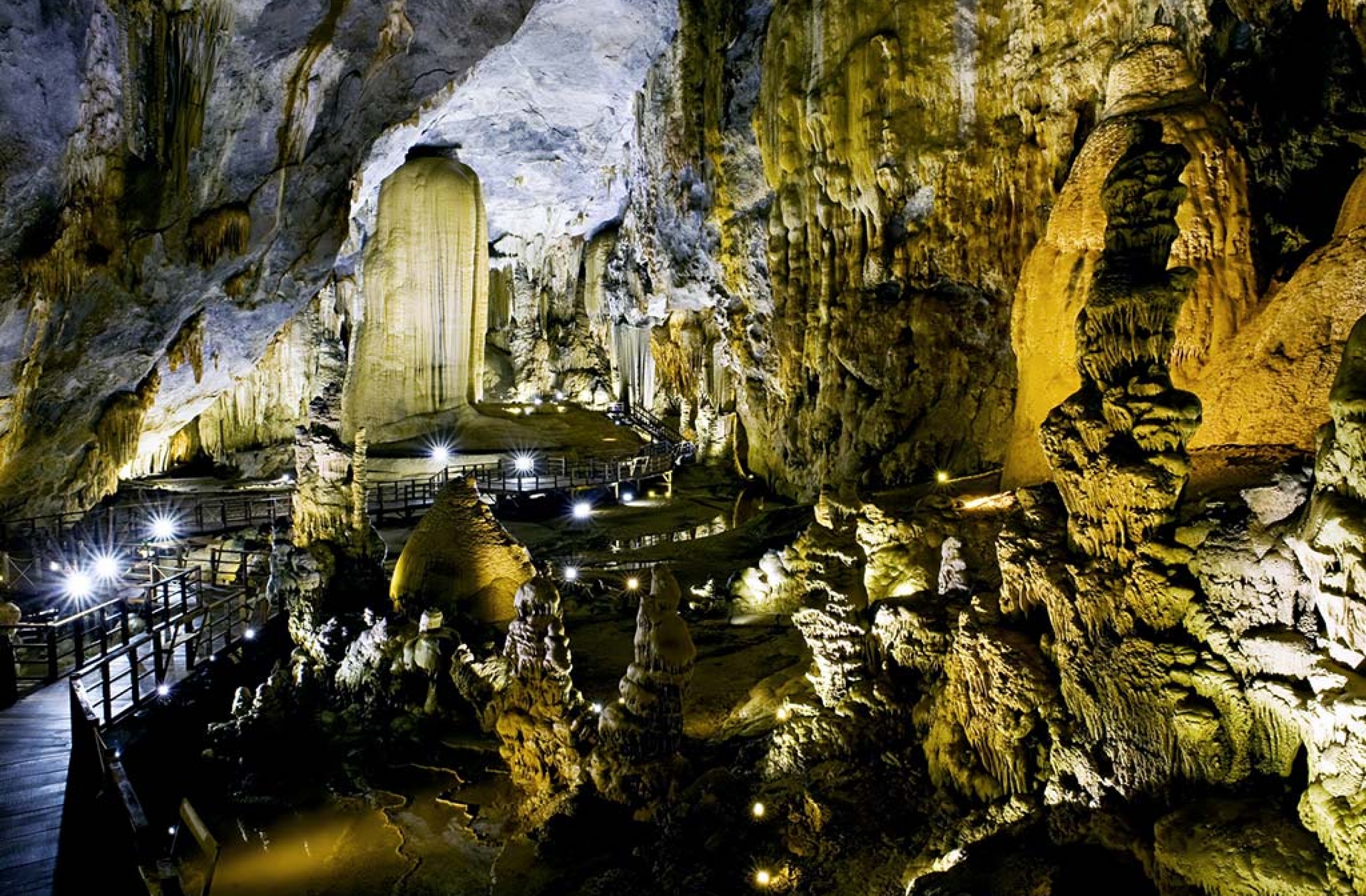 Immersion dans les grottes Phong Nha