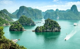 Halong Bay 