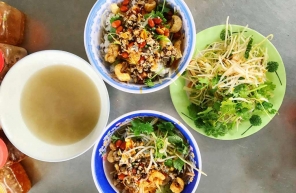 Com Hen, Un Plat Populaire Qui Incarne L’âme De Huế