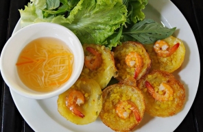 Banh Khot, Une Délicieuse Collation Croustillante Du Vietnam