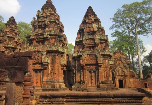 From North Laos to the temples of Angkor 12 days