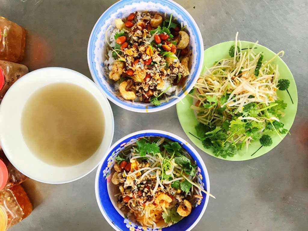 Com Hen, Un Plat Populaire Qui Incarne L’âme De Huế