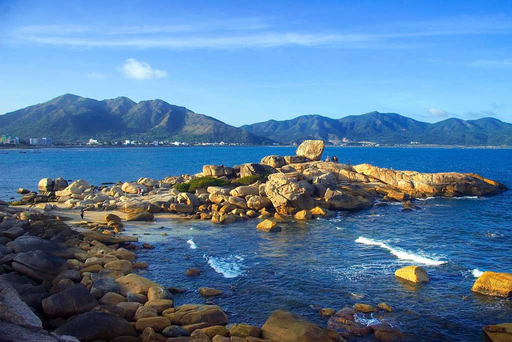 Central Vietnam Islands: Top 5 Beautiful Islands Must-visit