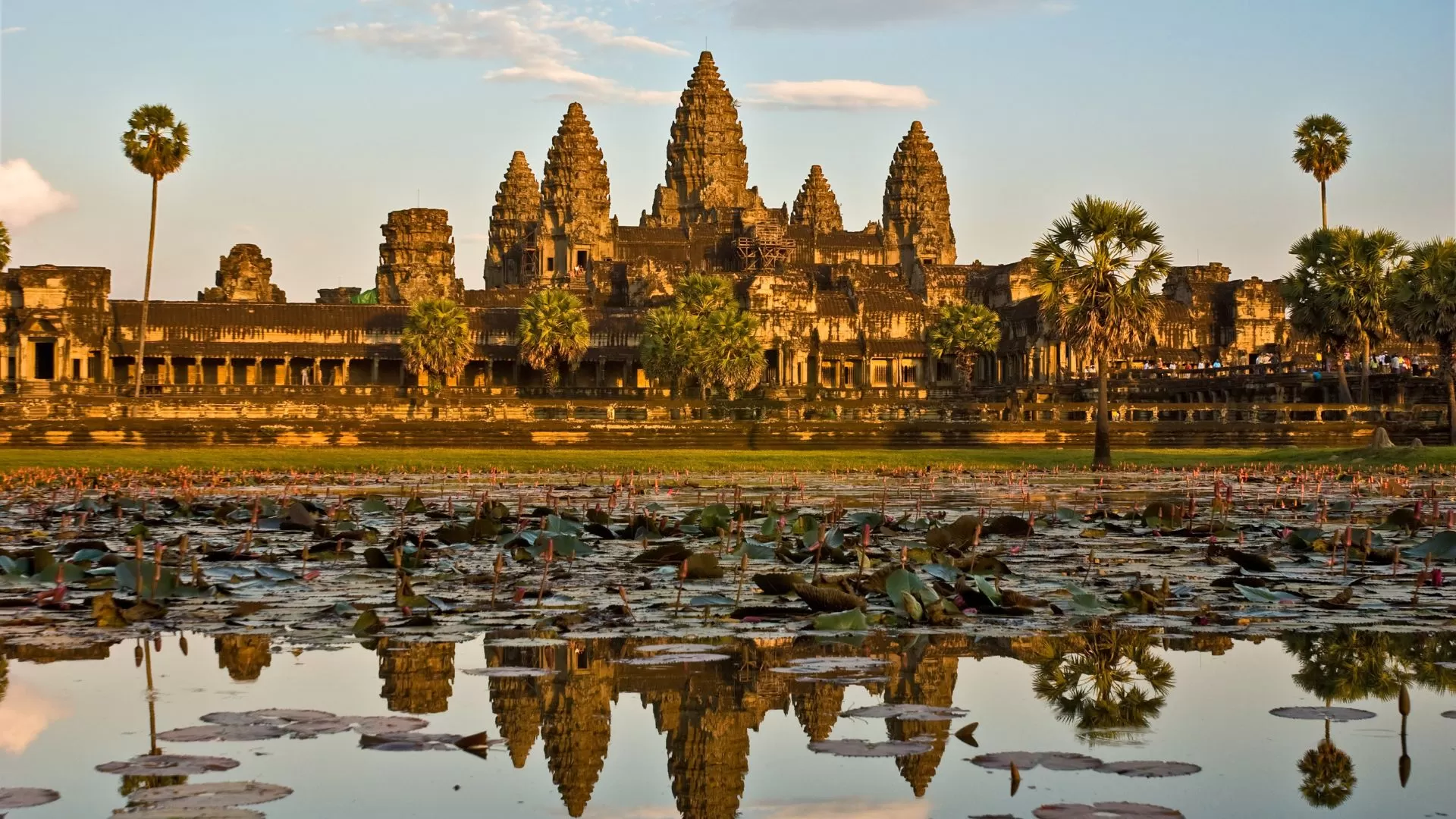 Explore Angkor Wat after the rain