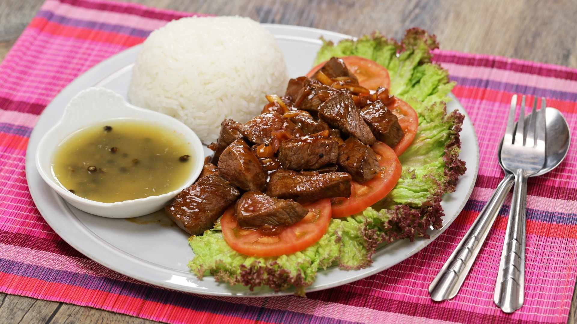 Lok Lak – Stir-fried beef with Kampot pepper