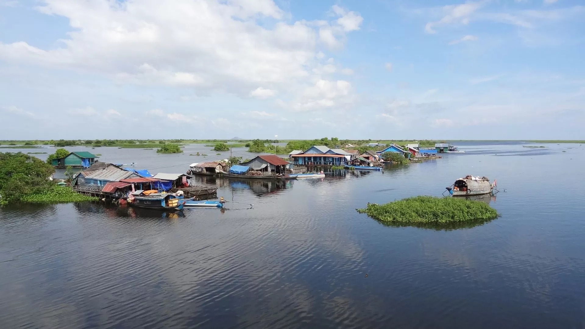 November to February - Best time to visit Tonle Sap