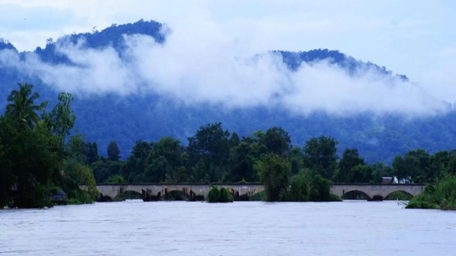 Laos à la saison des pluies