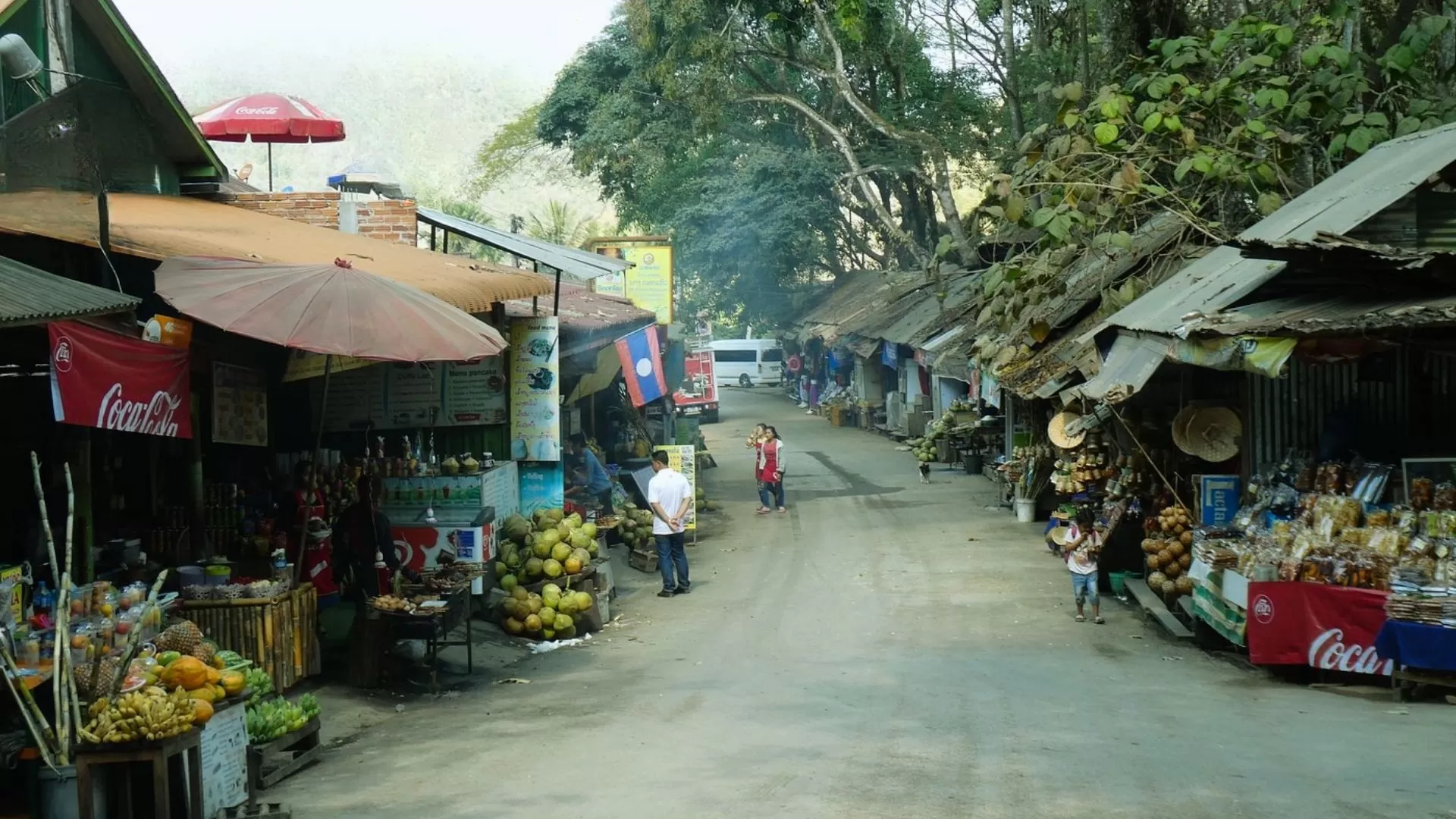 Kuang Si market
