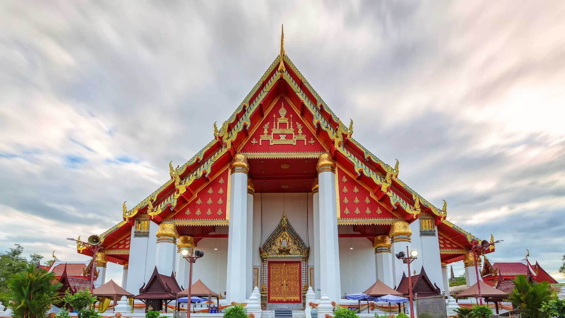 l’édifice architectural remarquable Viharn Phra Mongkol Bophit