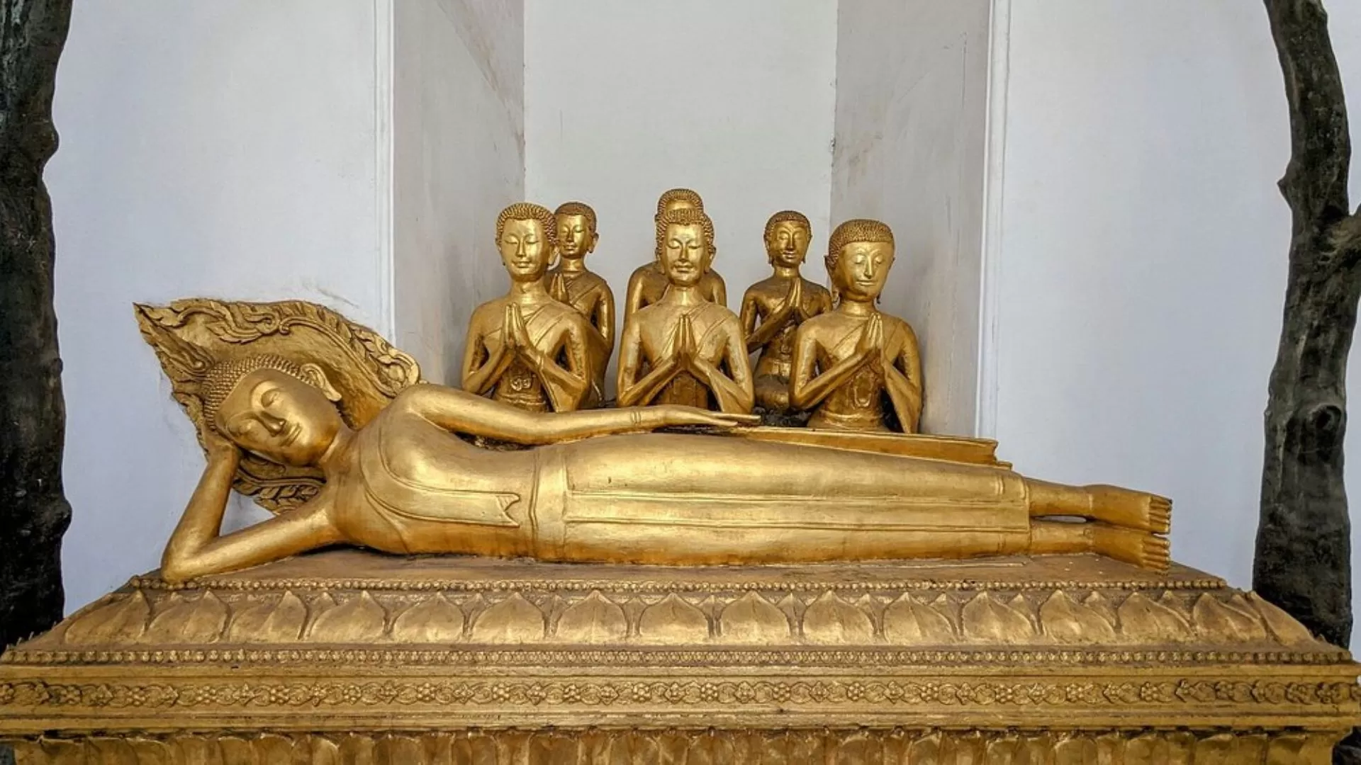 Statues de Bouddha au temple de l'Aube