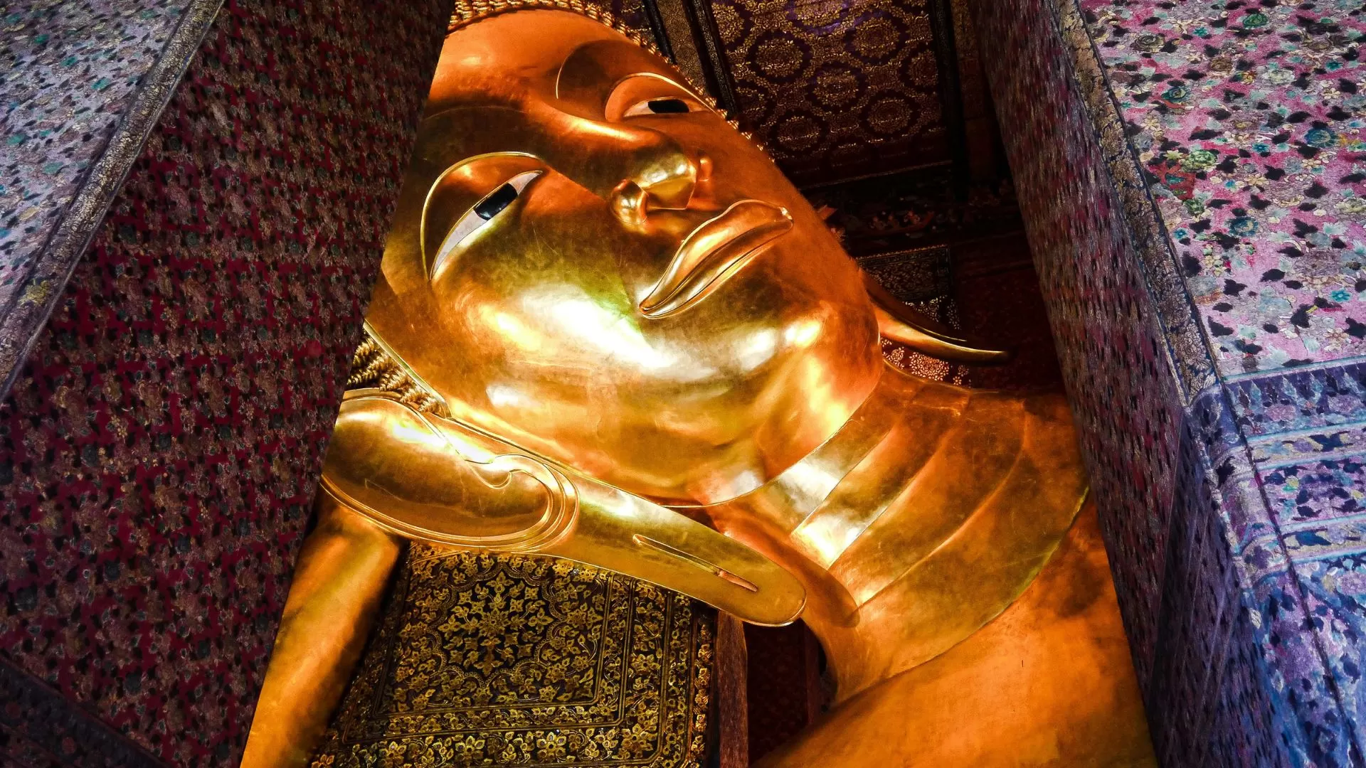 La célèbre statue du Bouddha couché au temple Wat Pho