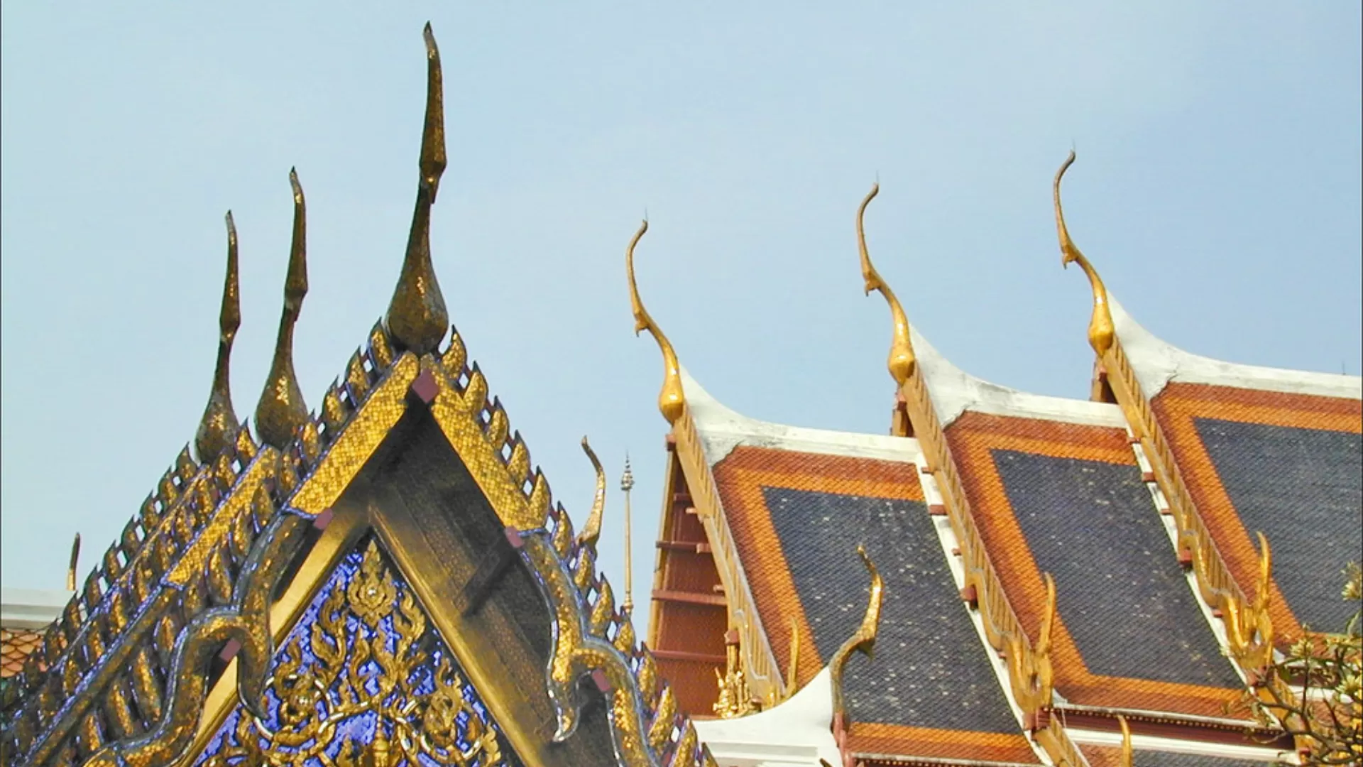 Les toits décorés de nagas