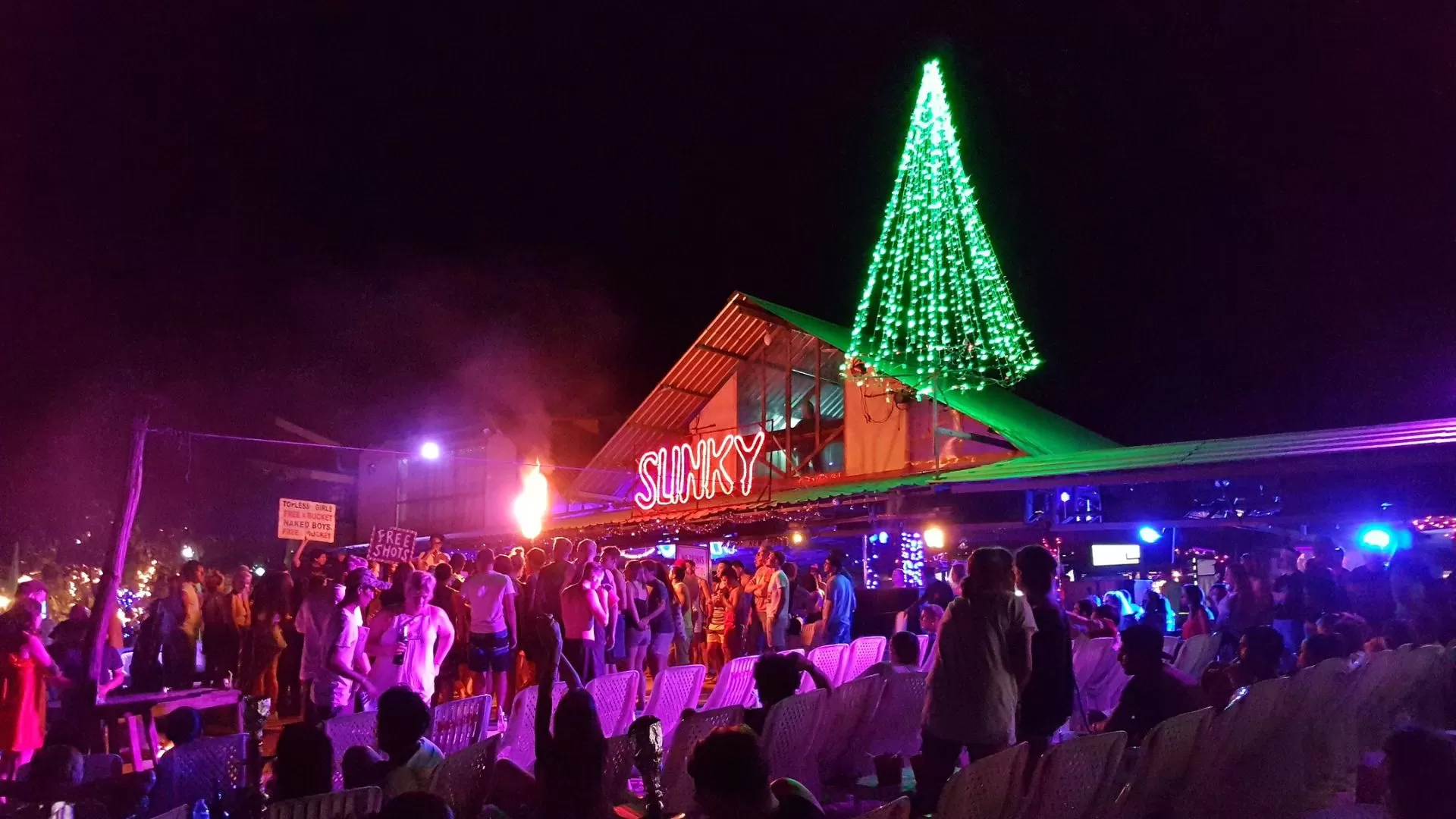 Spectacle de feu à Slinky’s Bar