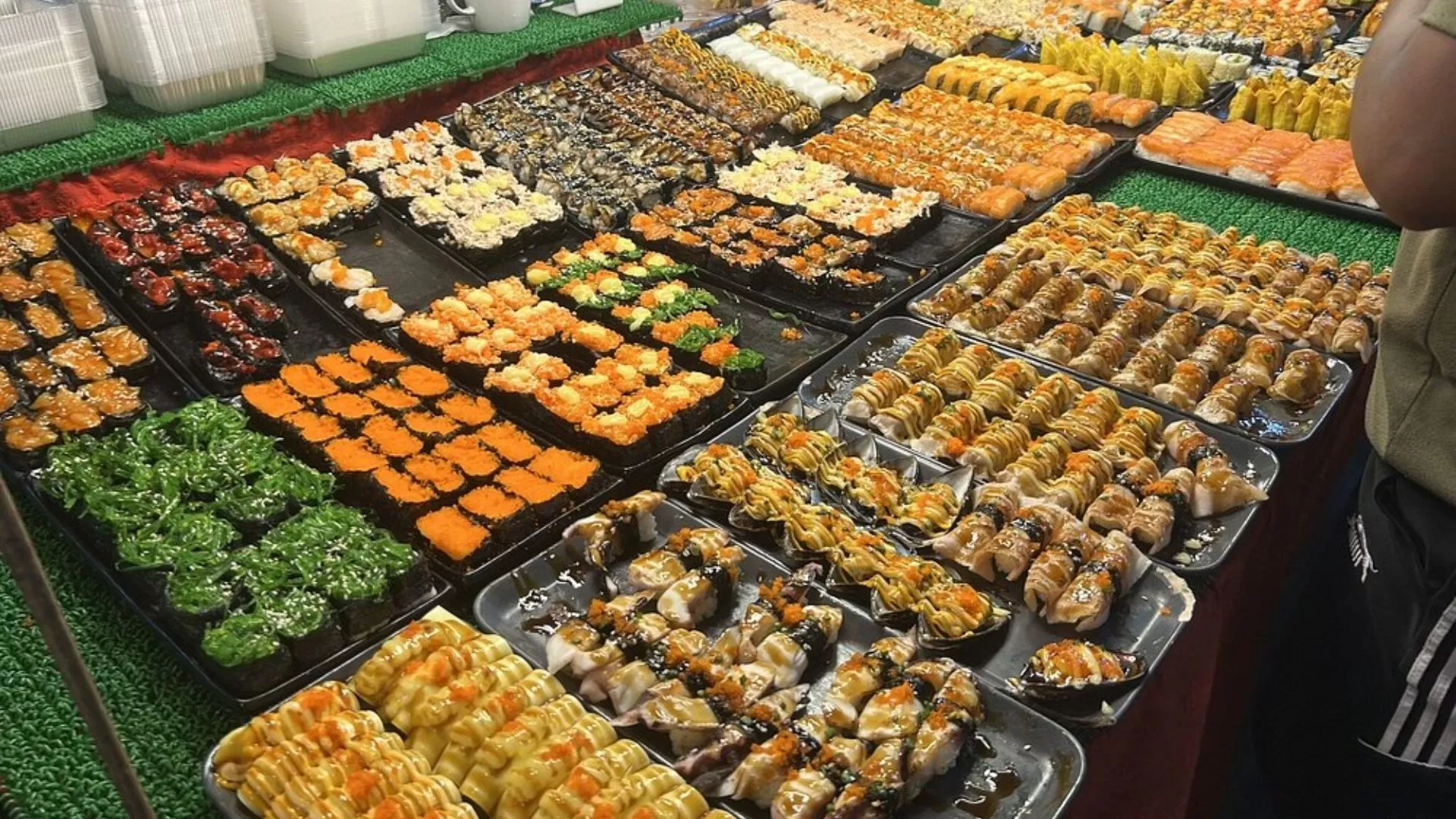 Thepprasit Road Market 