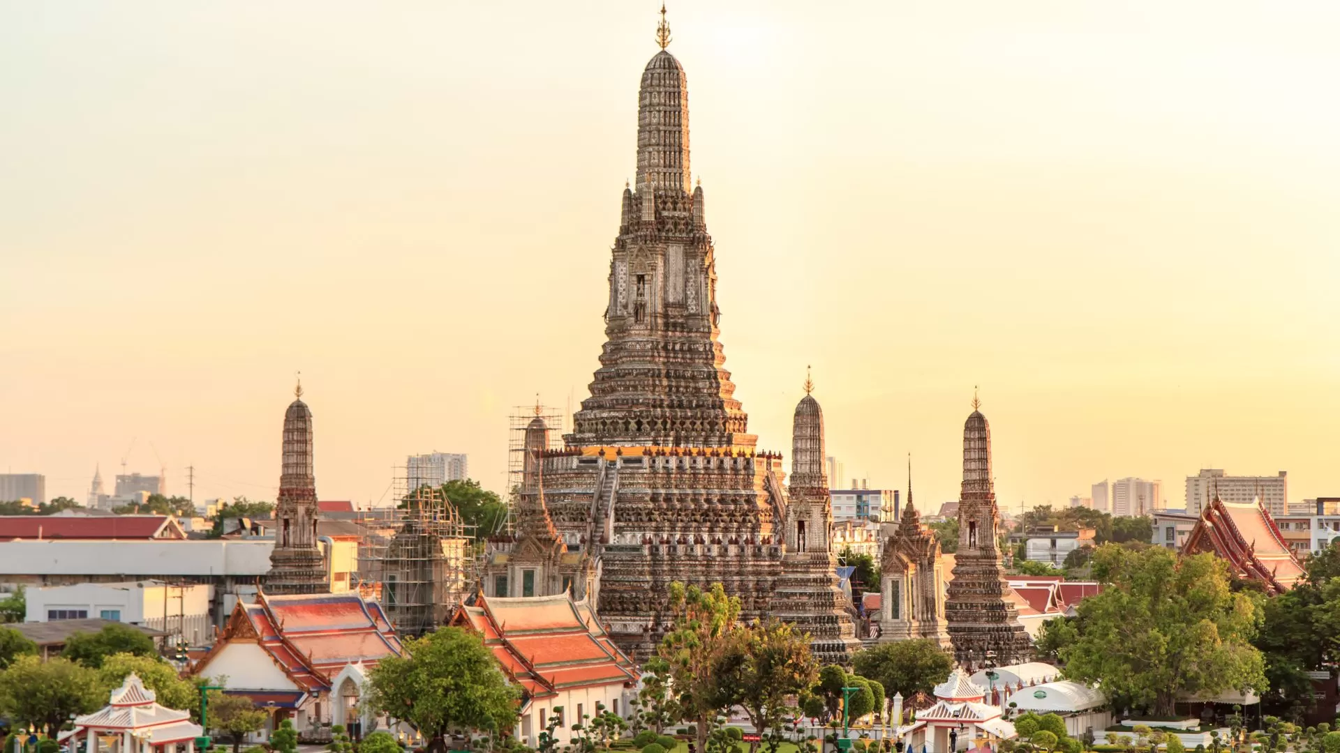 Central Prang and four smaller Prangs