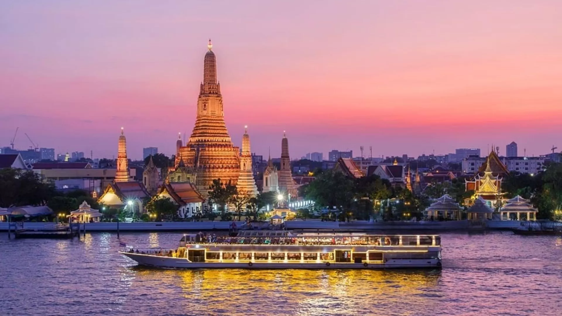 Cruise on Chao Phraya River