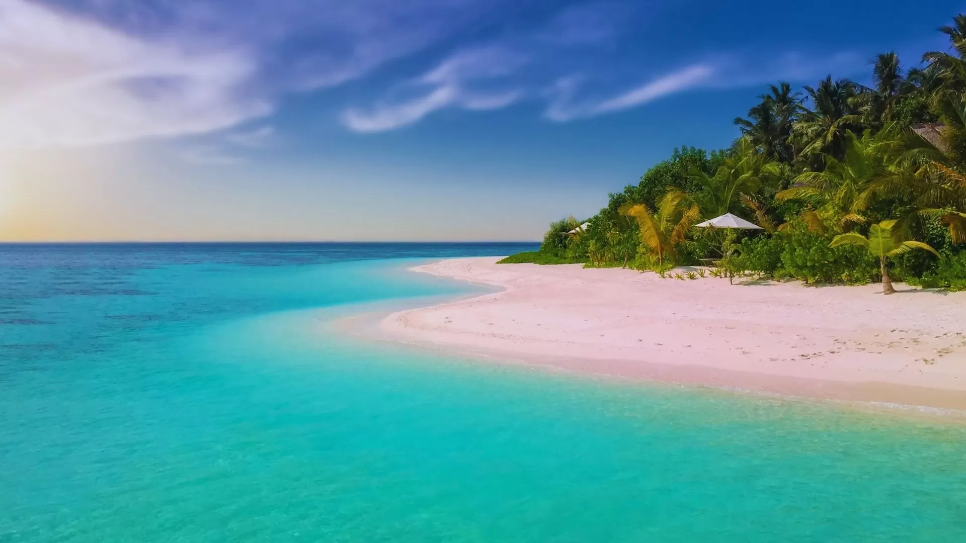 Relax on the beach in Khaolak with your family