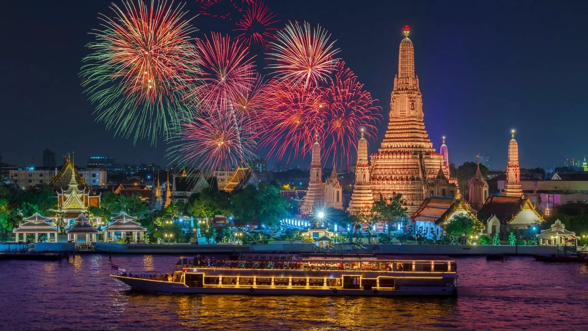 Cruise on the Chao Phraya River 