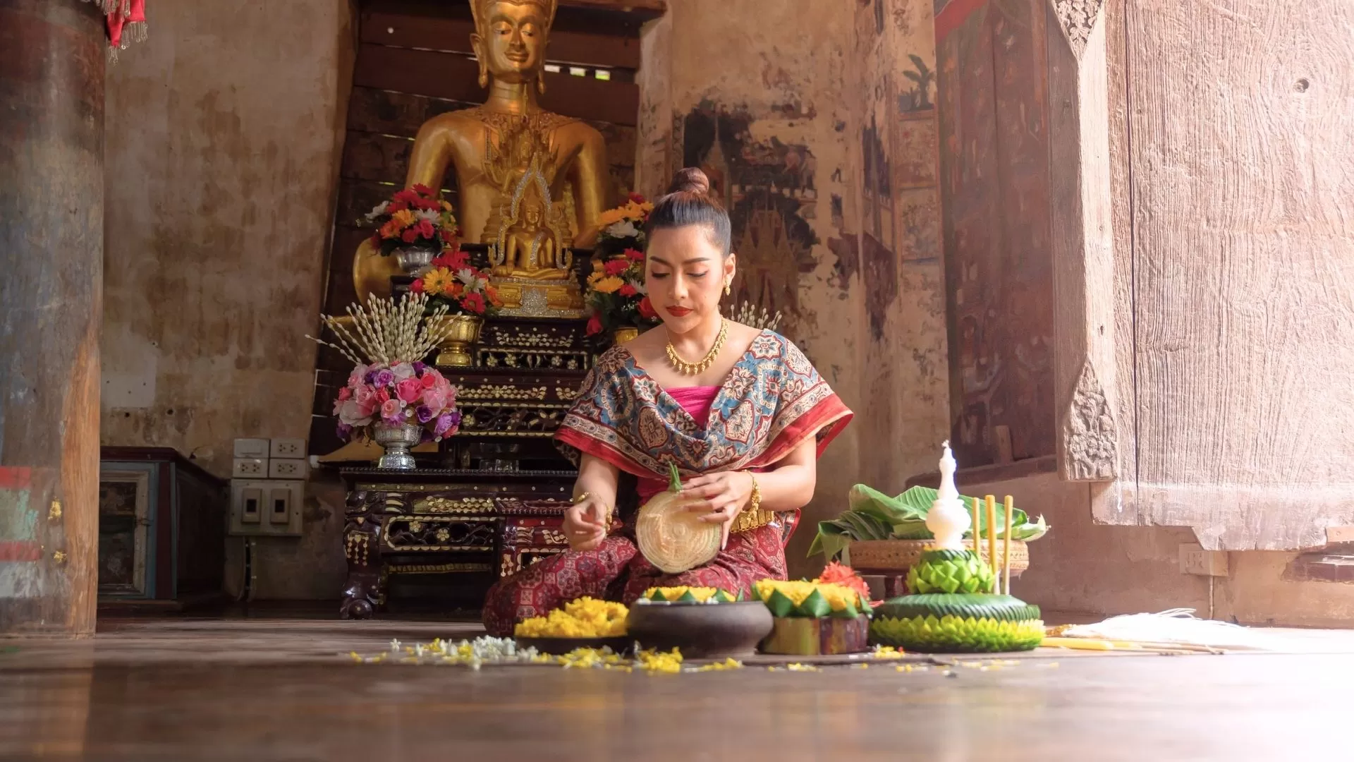 How to make a traditional Krathong