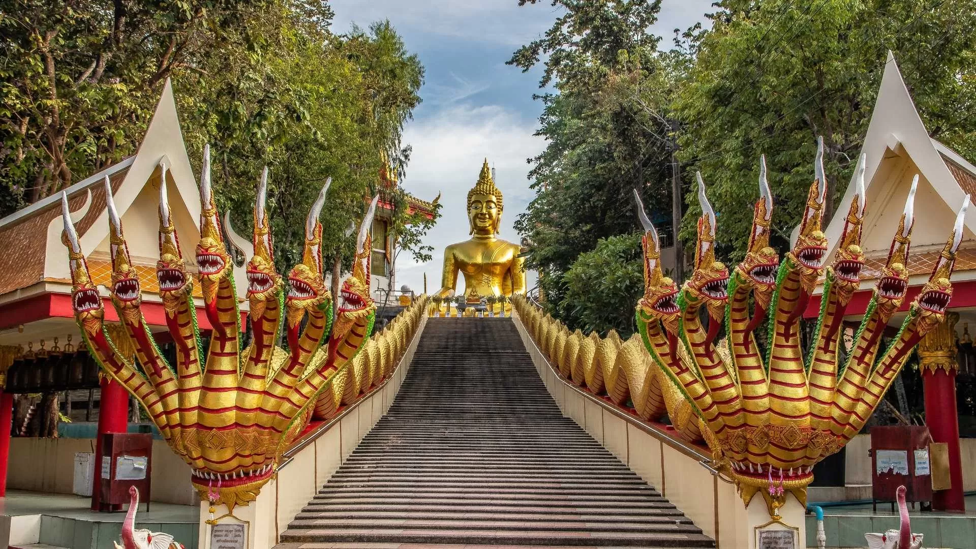 Explore the Big Buddha temple