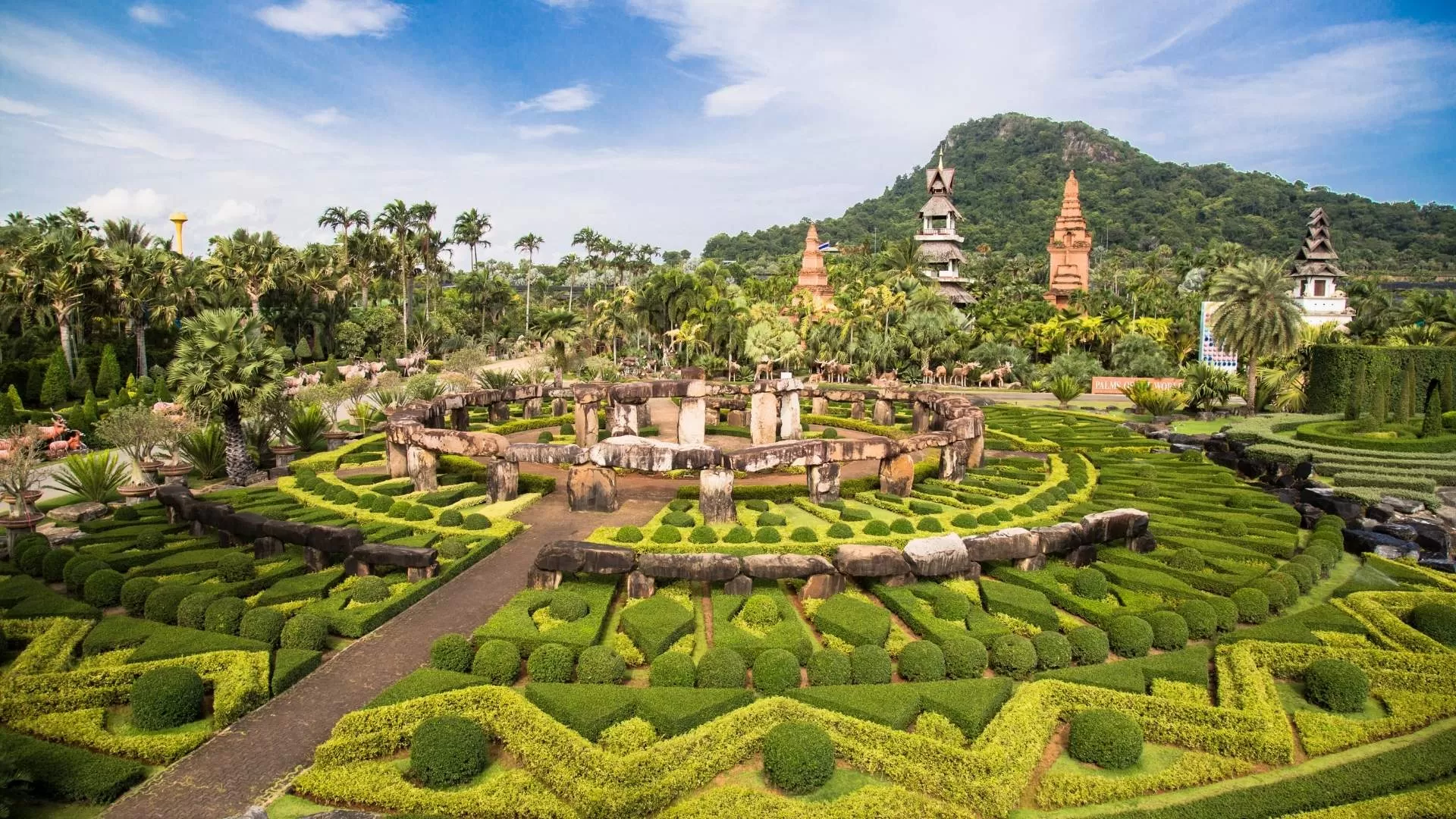 Explore the Nong Nooch Tropical garden
