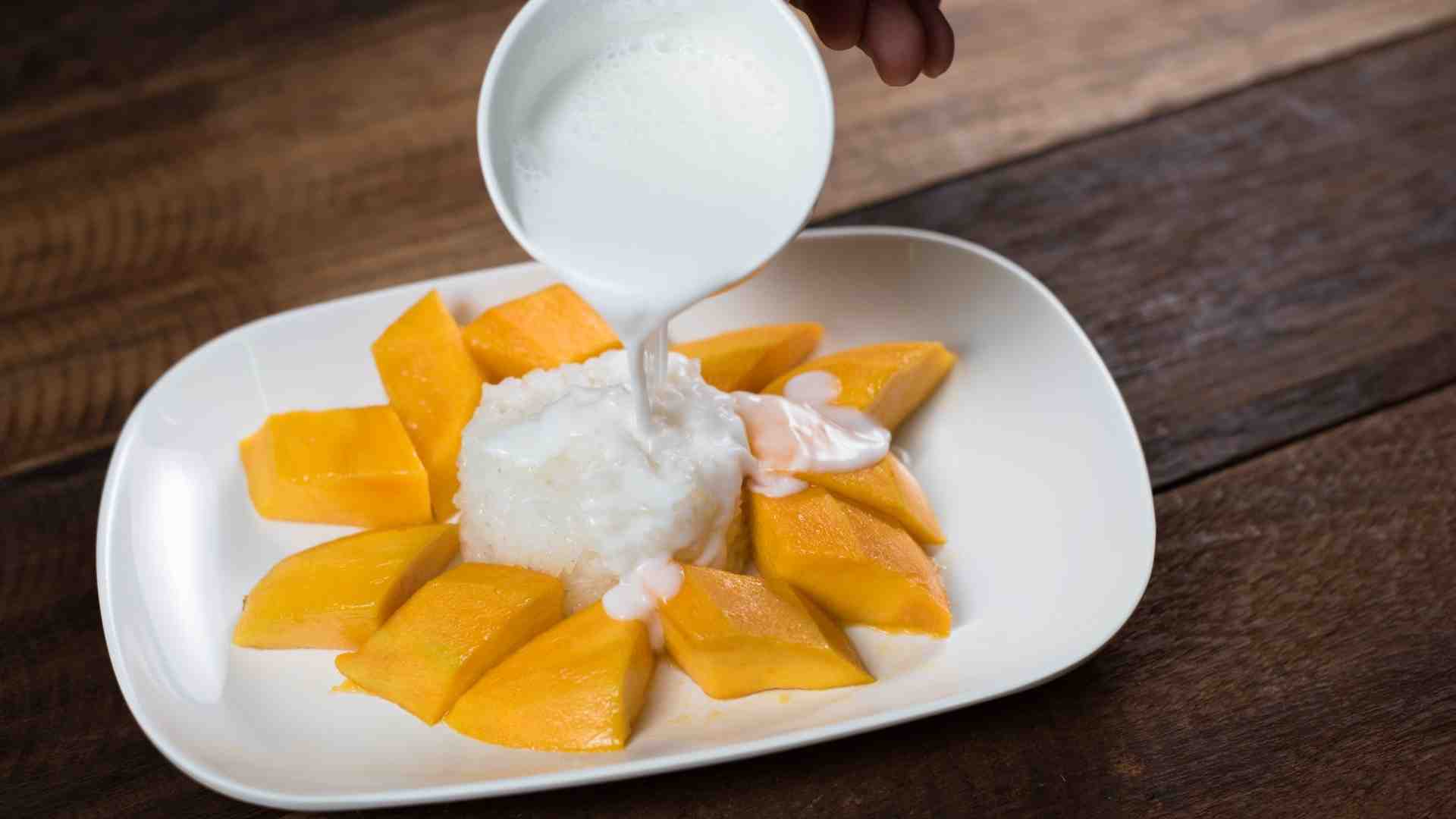 Khao Niao Mamuang (Mango sticky rice)