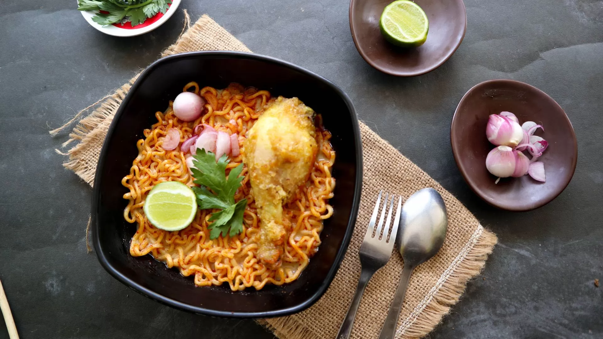 Khao Soi – délice épicé du nord de la Thaïlande