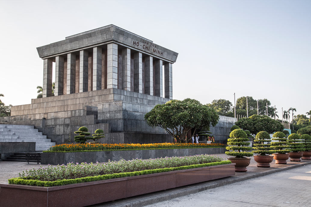 Faire la du mausolée de Hô Chi Minh