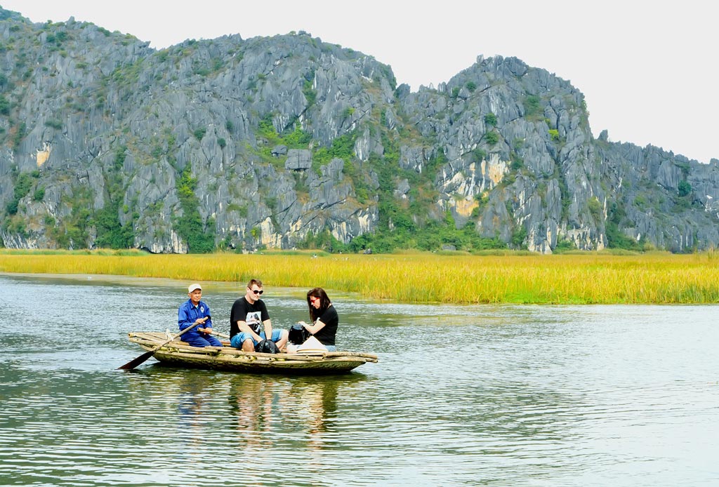 Faire une croisière dans la baie d'Halong terrestre