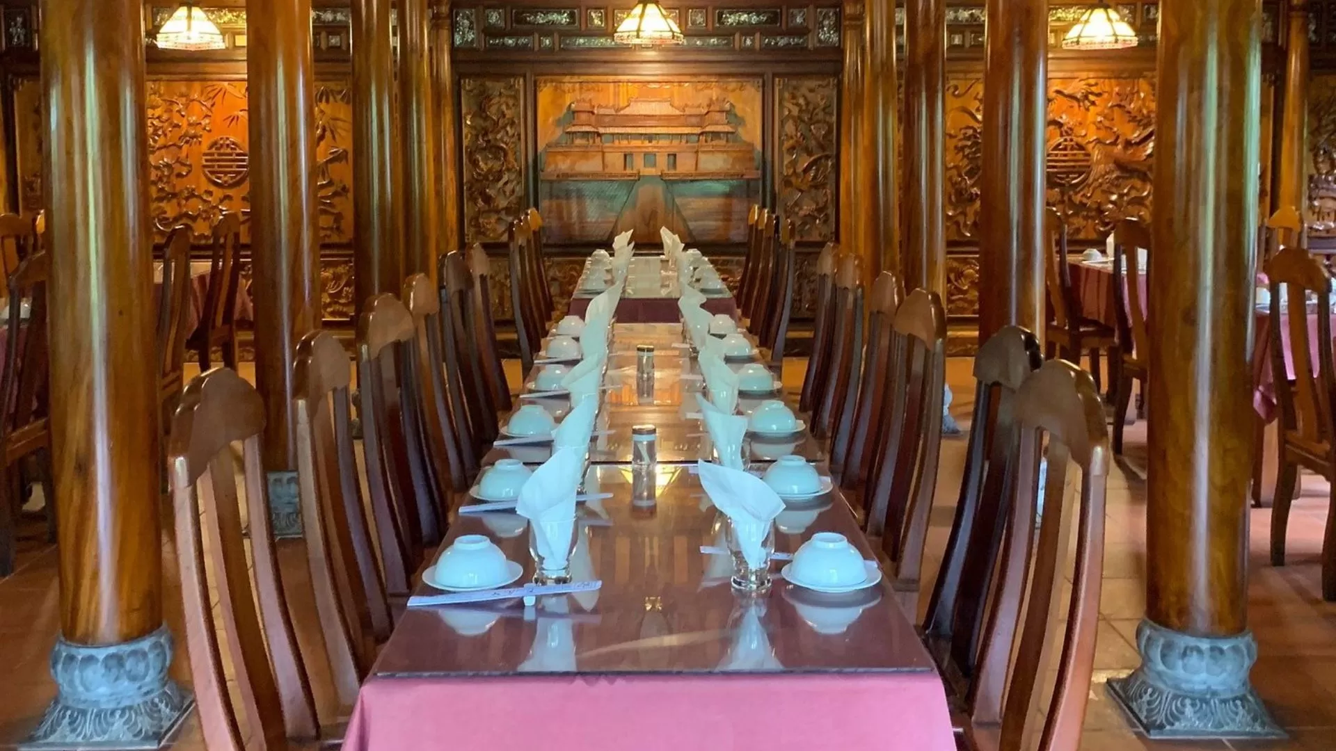 Không Gian Xưa Restaurant (Hué)
