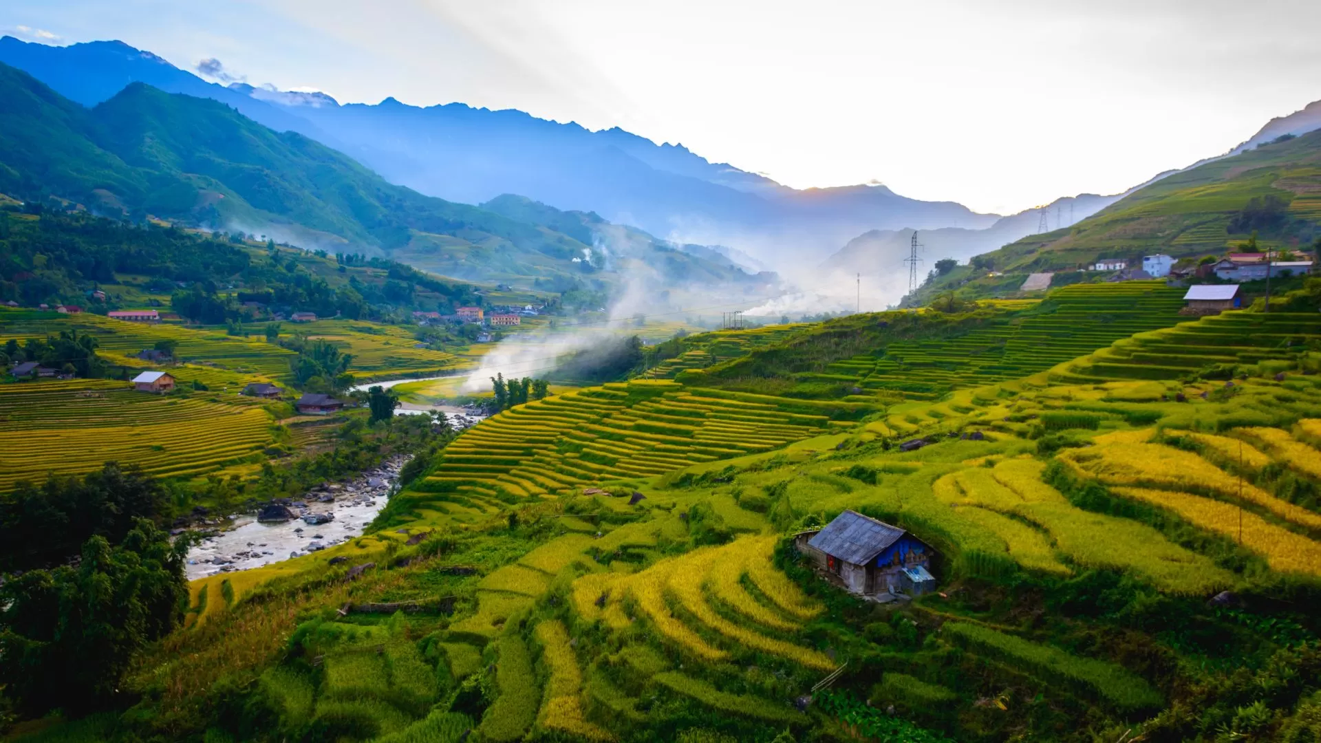 Le paysage de montagne majestueux à Sapa