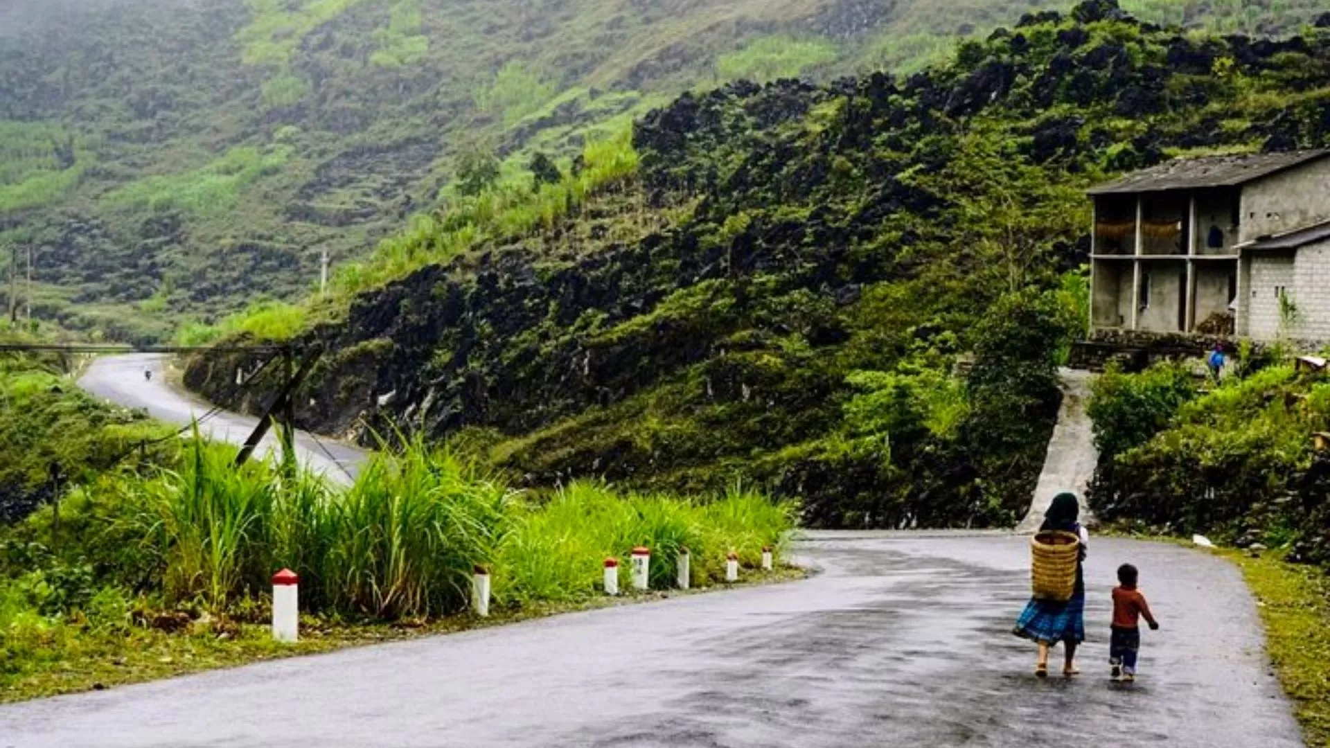 Tay Con Linh mountain