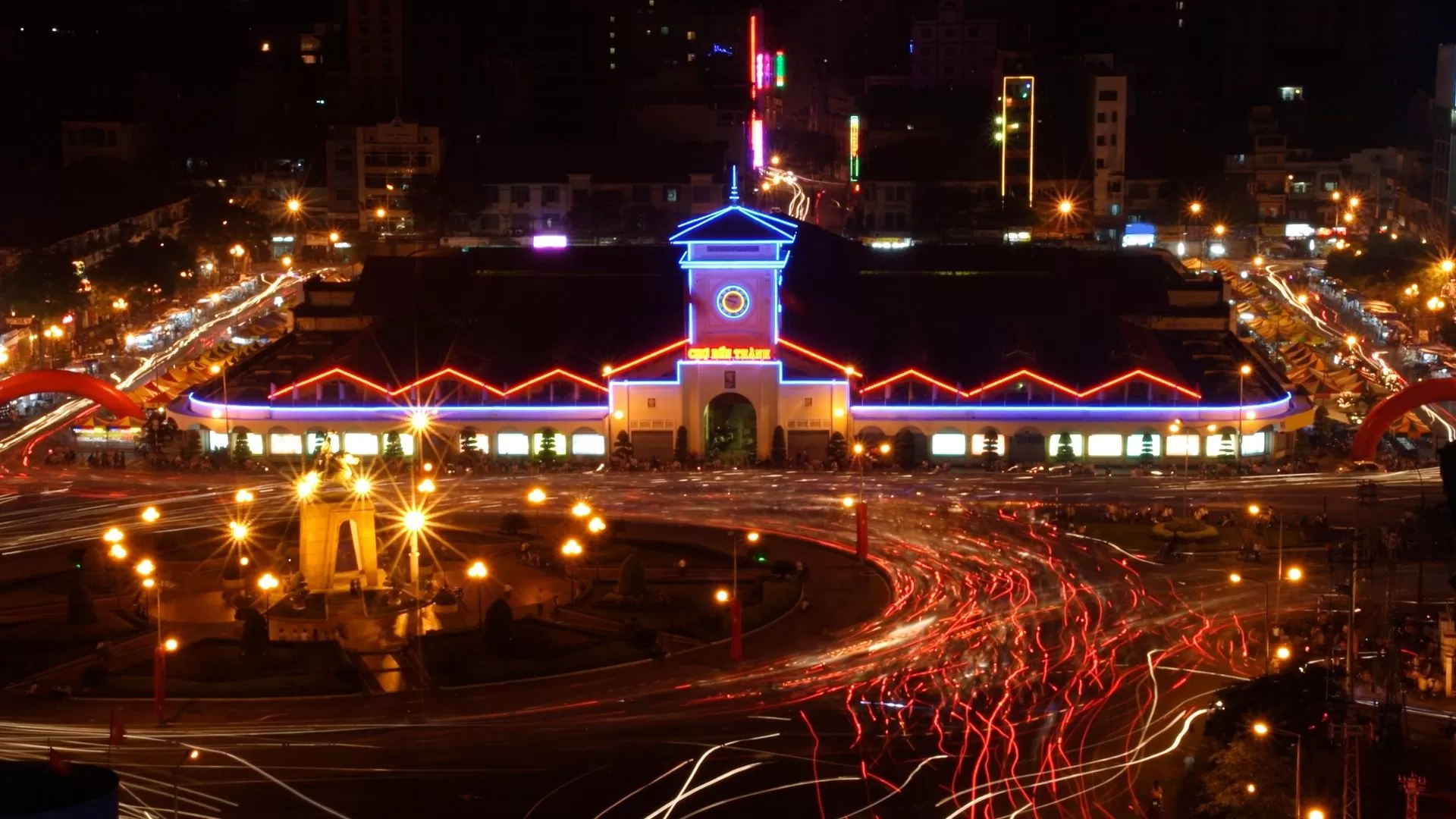 Ben Thanh night market