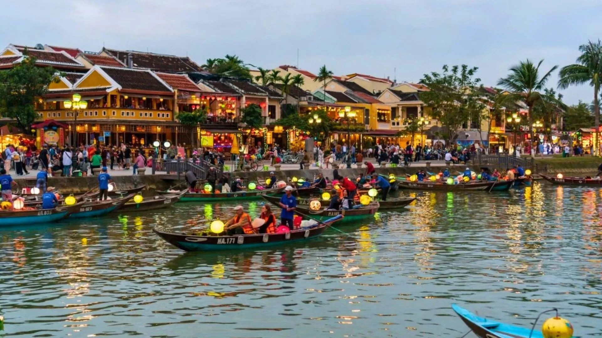 Kayaking on the Thu Bon River