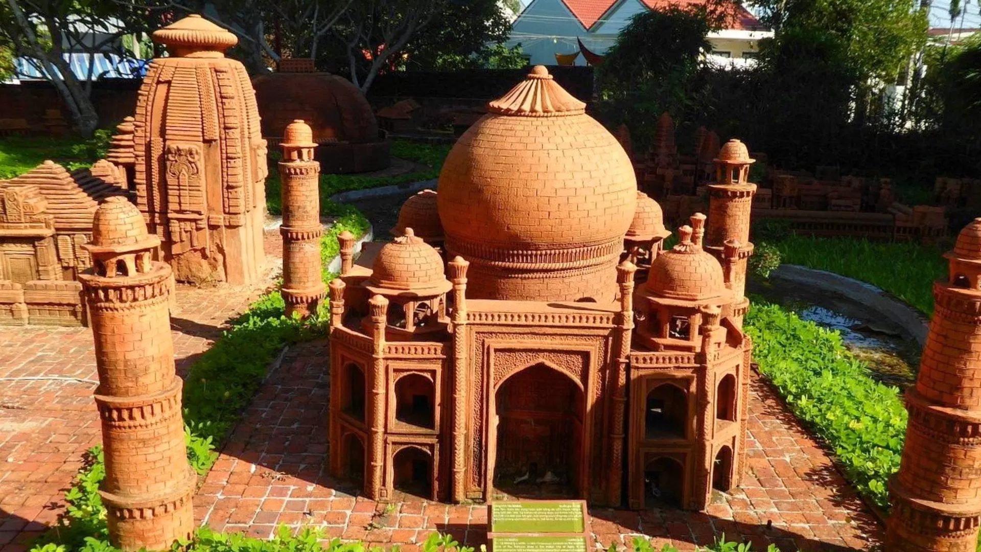 Thanh Ha pottery village