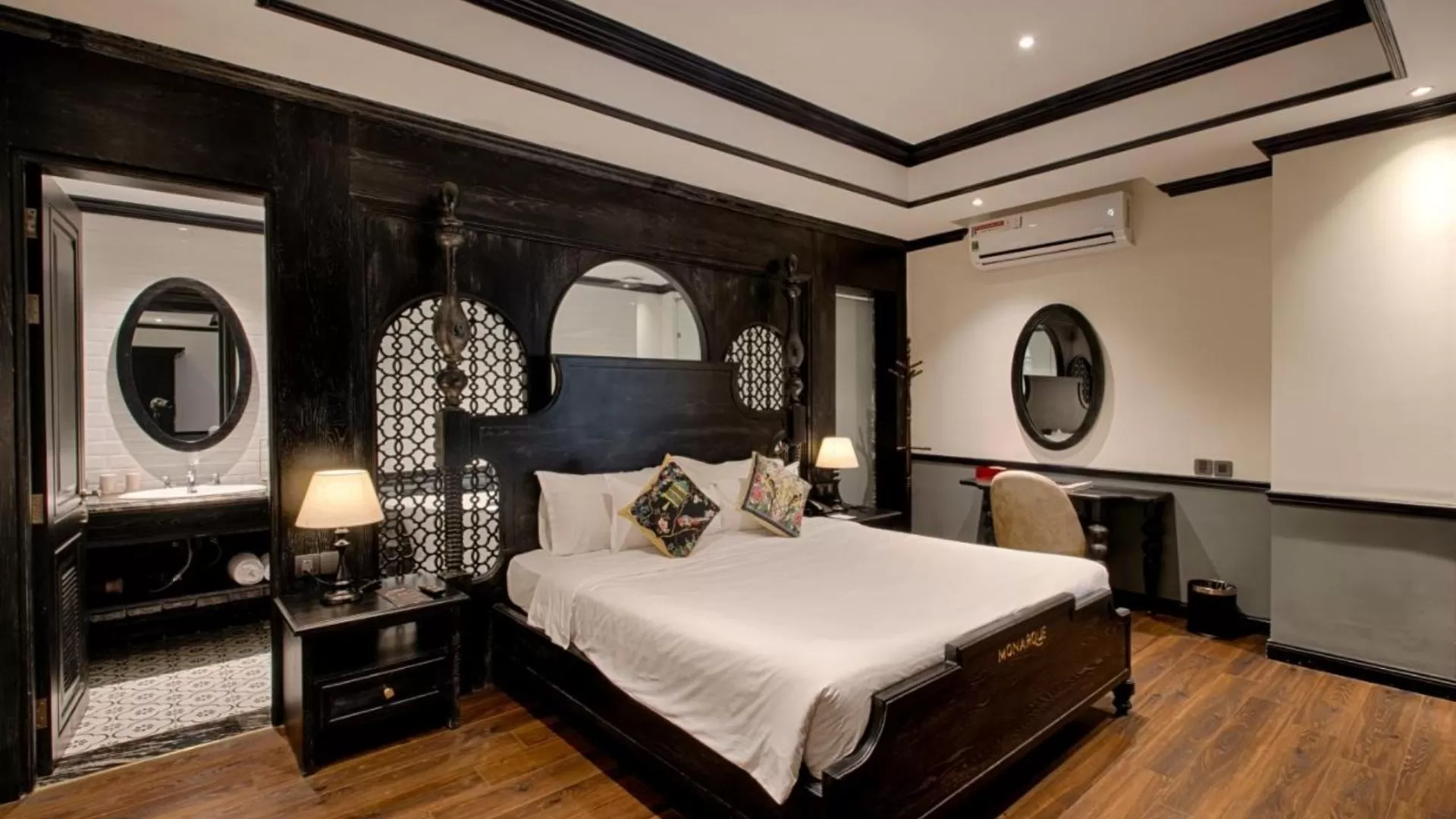 Monarque Hotel Danang