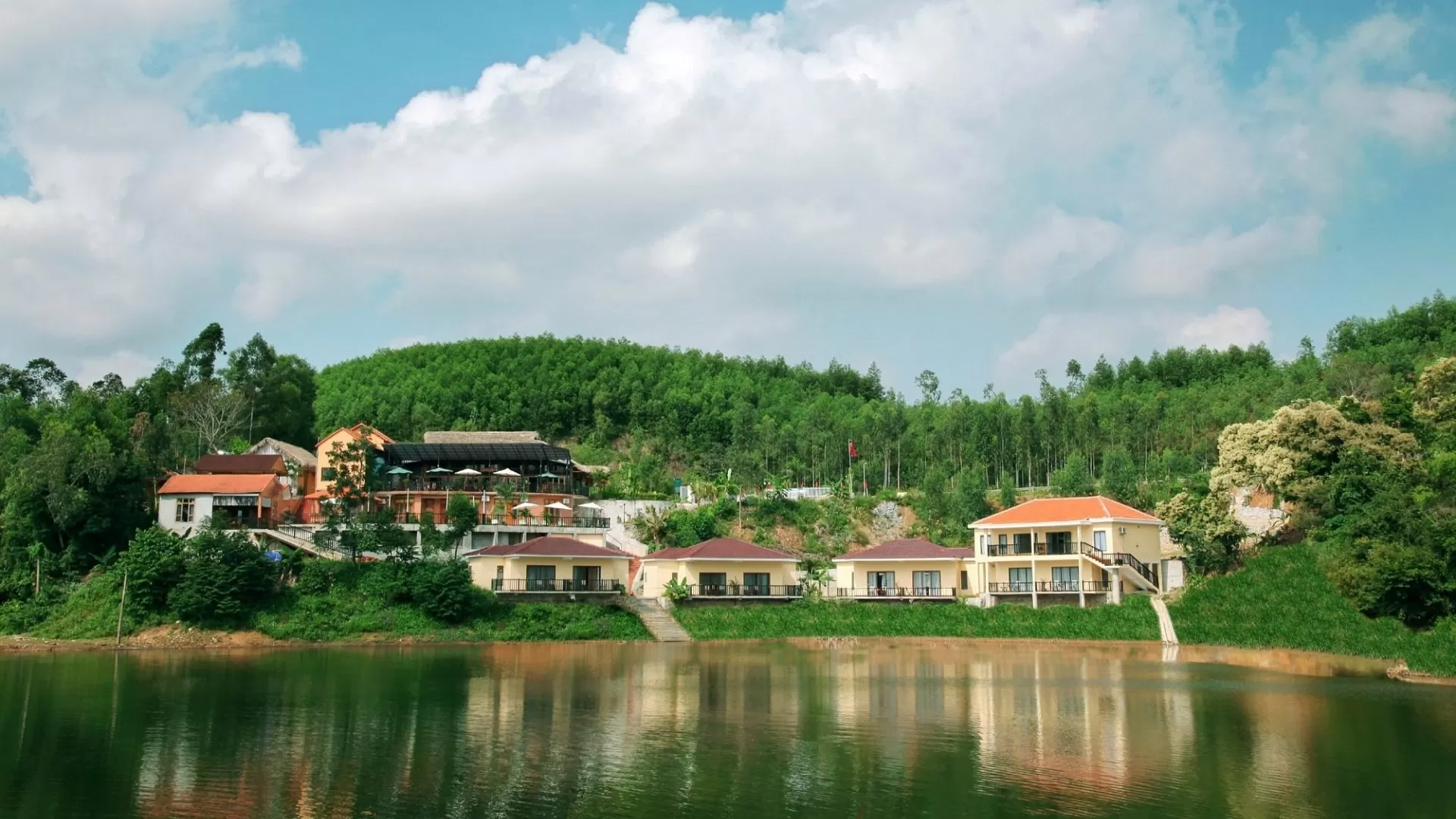 Phong Nha Lake House Hotel & Resort
