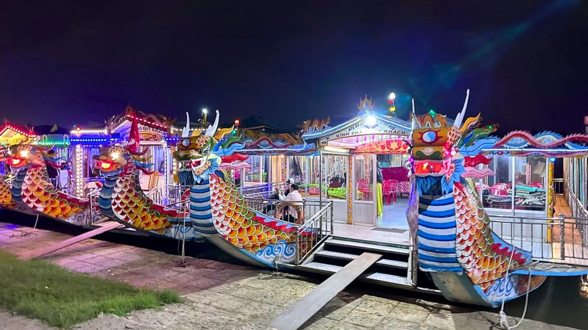 Hue Folk Songs by Boat on the Perfume River