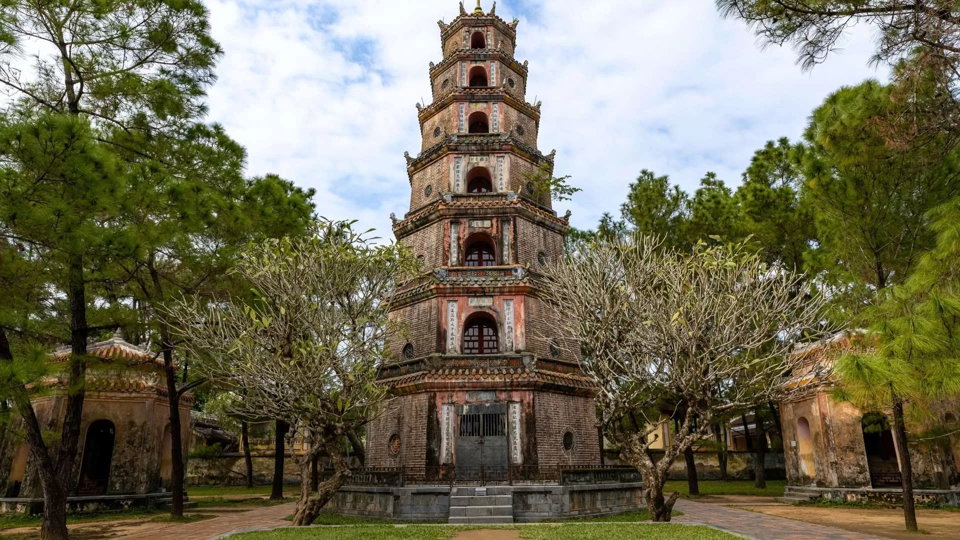 Phuoc Duyen Tower