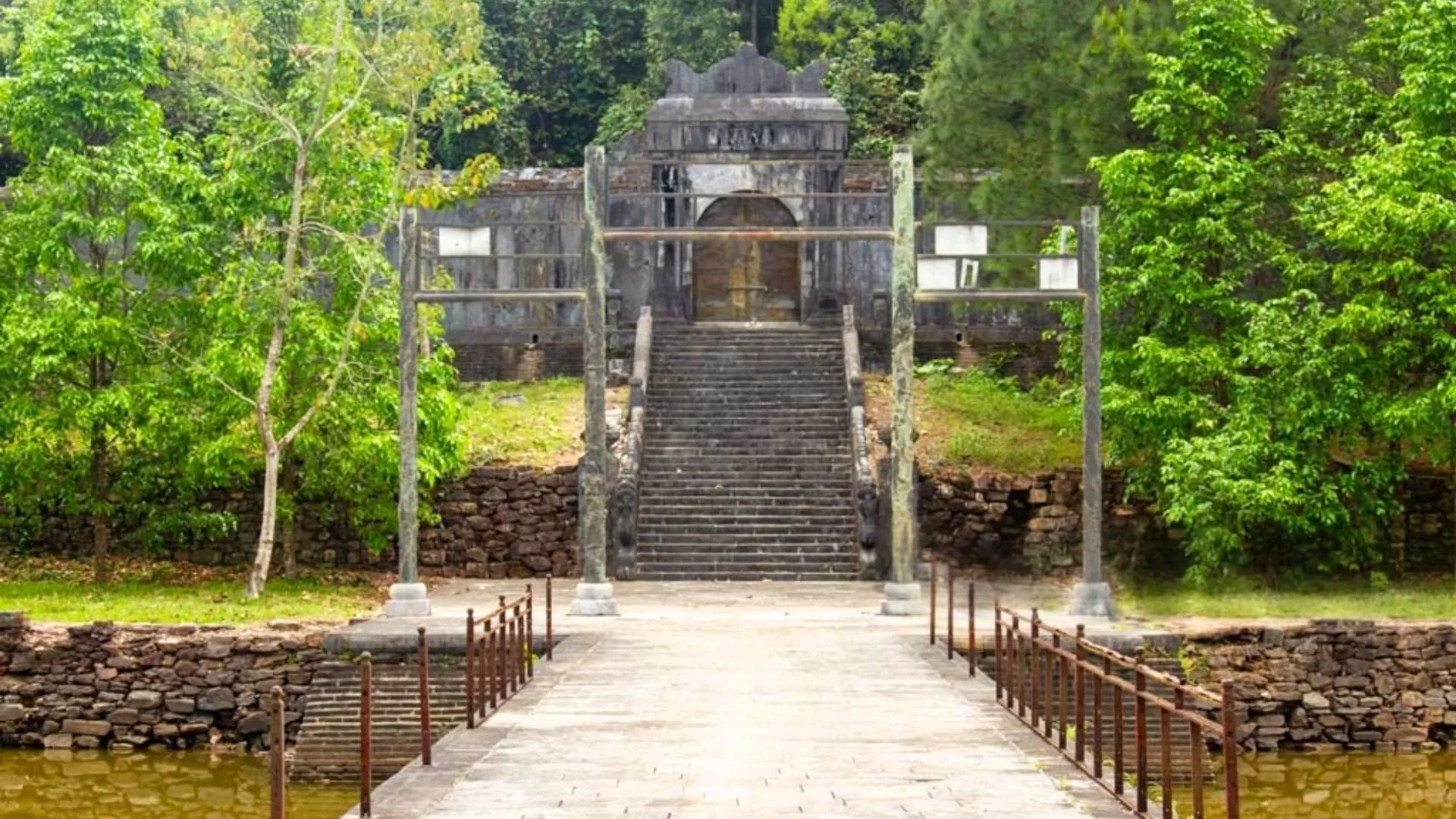 Tomb of Thieu Tri