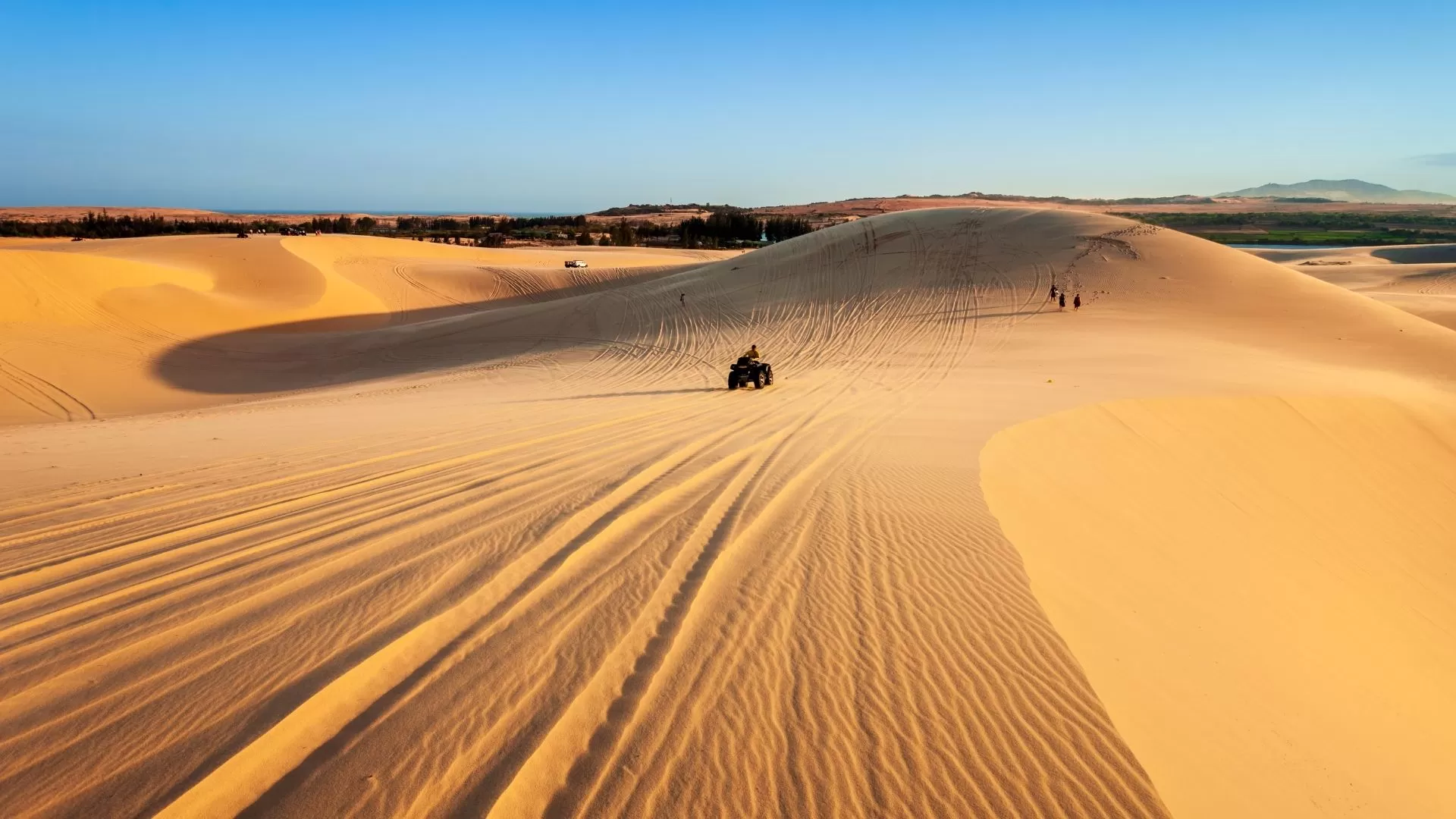 Red Sand Dunes - Mui Ne