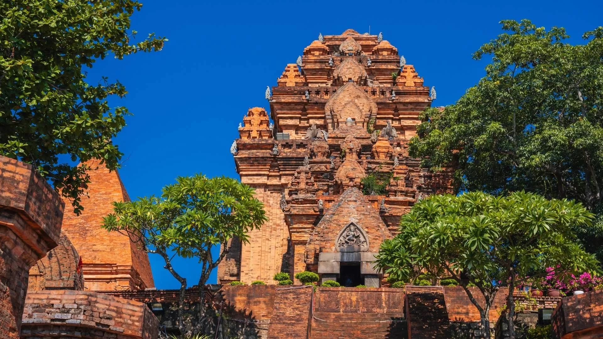 Po Nagar Cham Towers