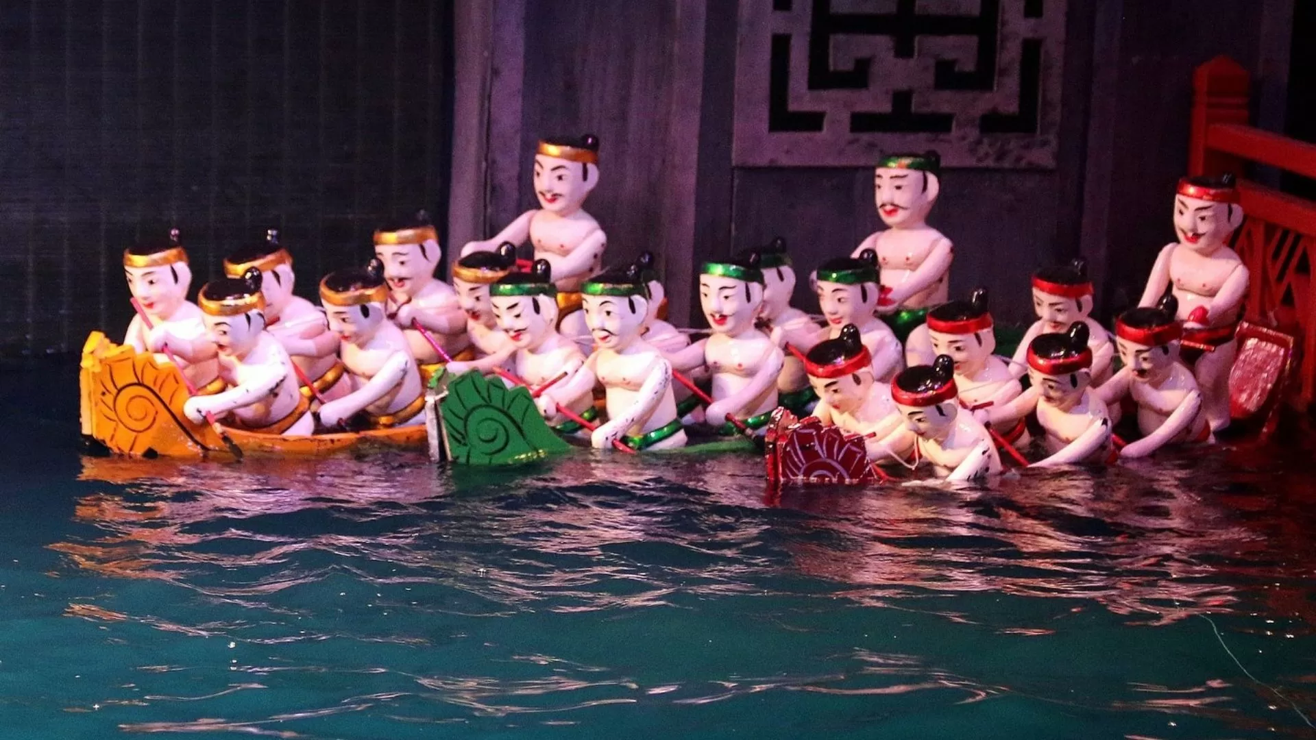 Spectacle de marionnettes sur l’eau