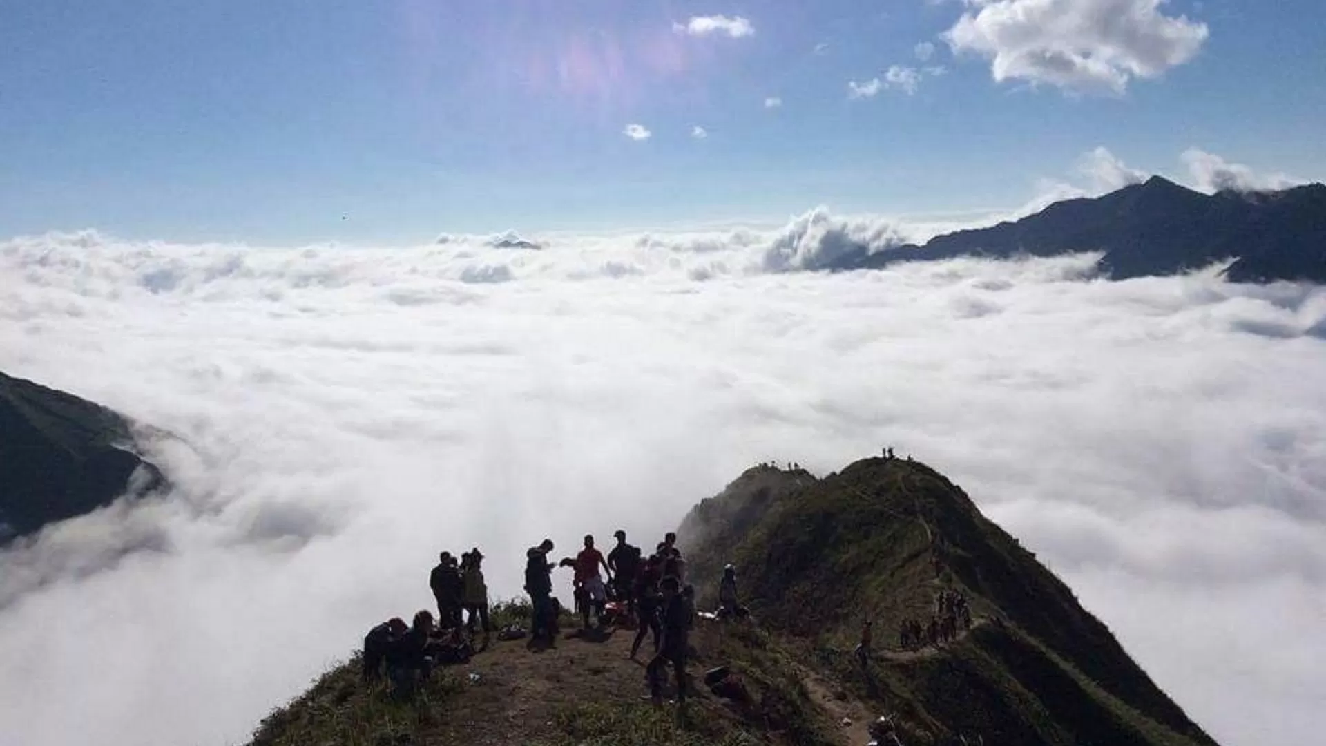 Cloud hunting in Ta Xua
