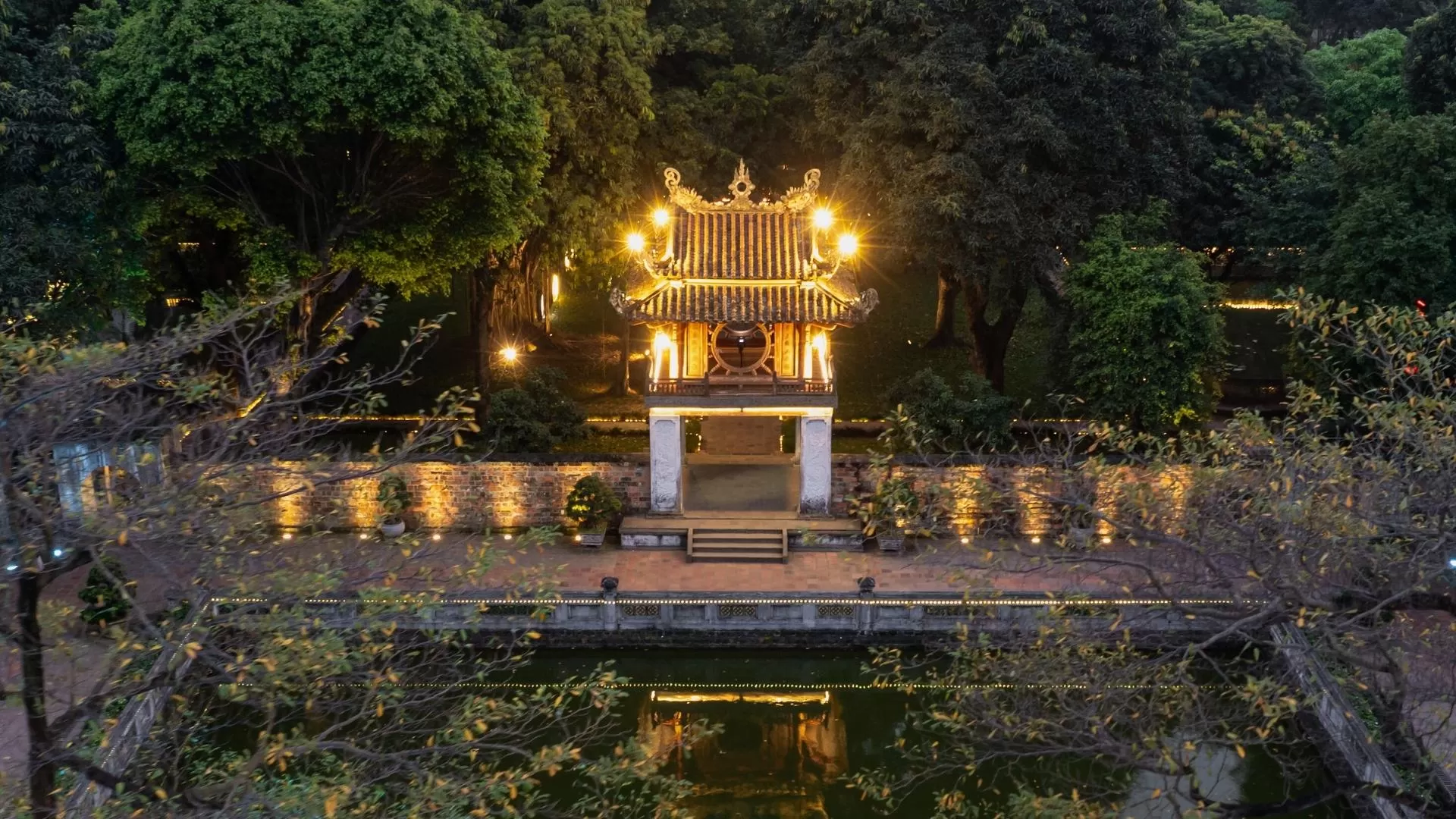 Temple of Literature at night
