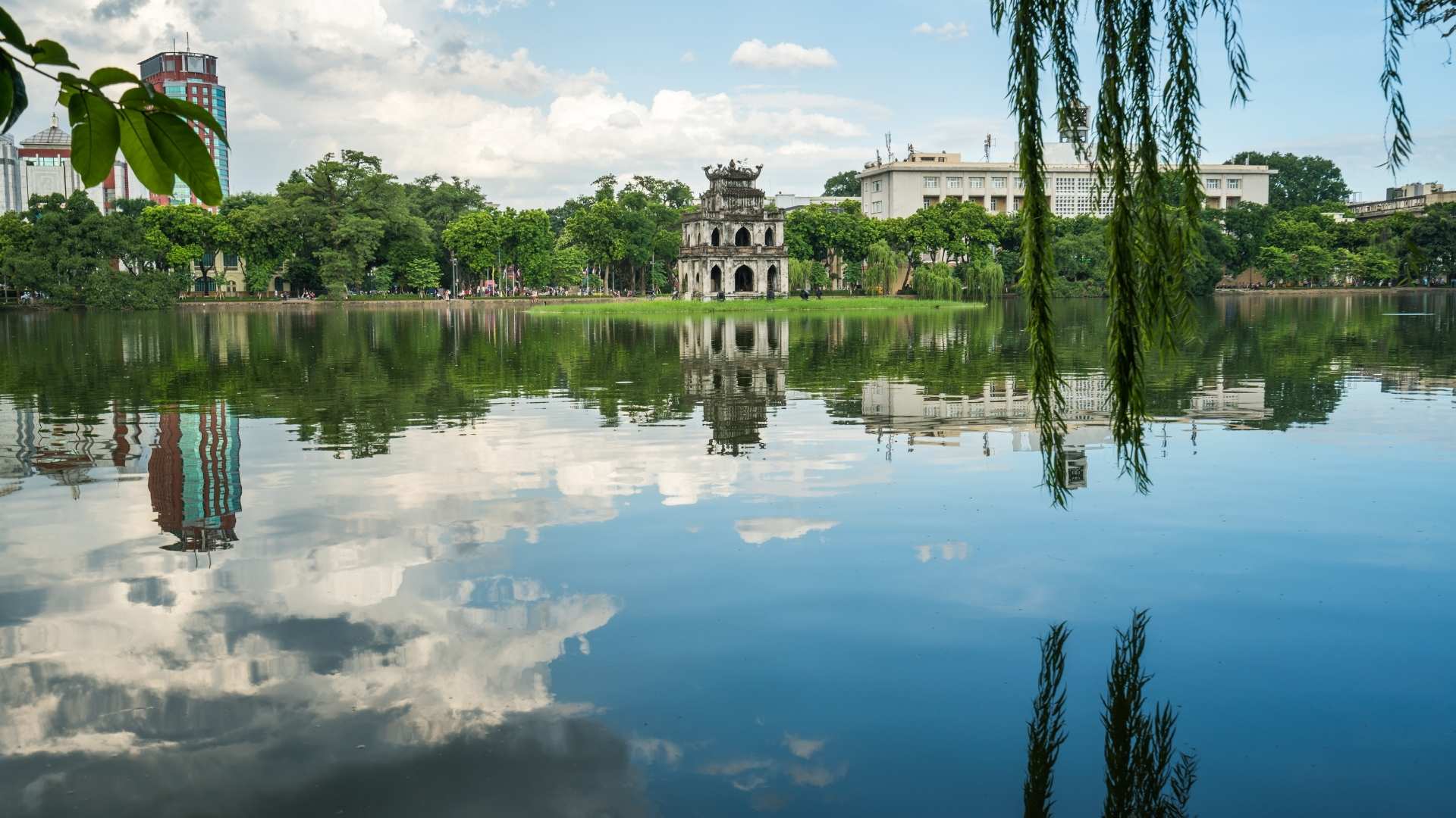 Hoan Kiem Lake