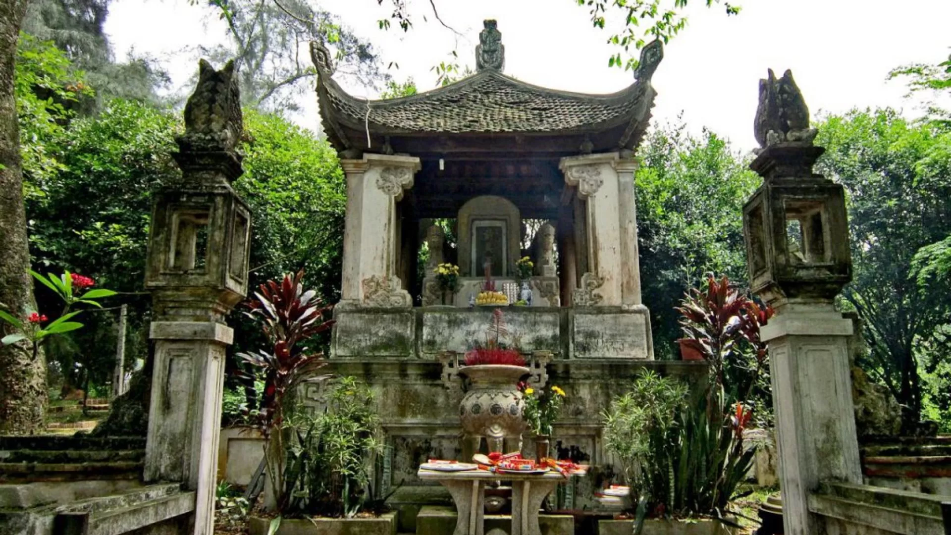 The Mausoleum and Temple of Ngo Quyen