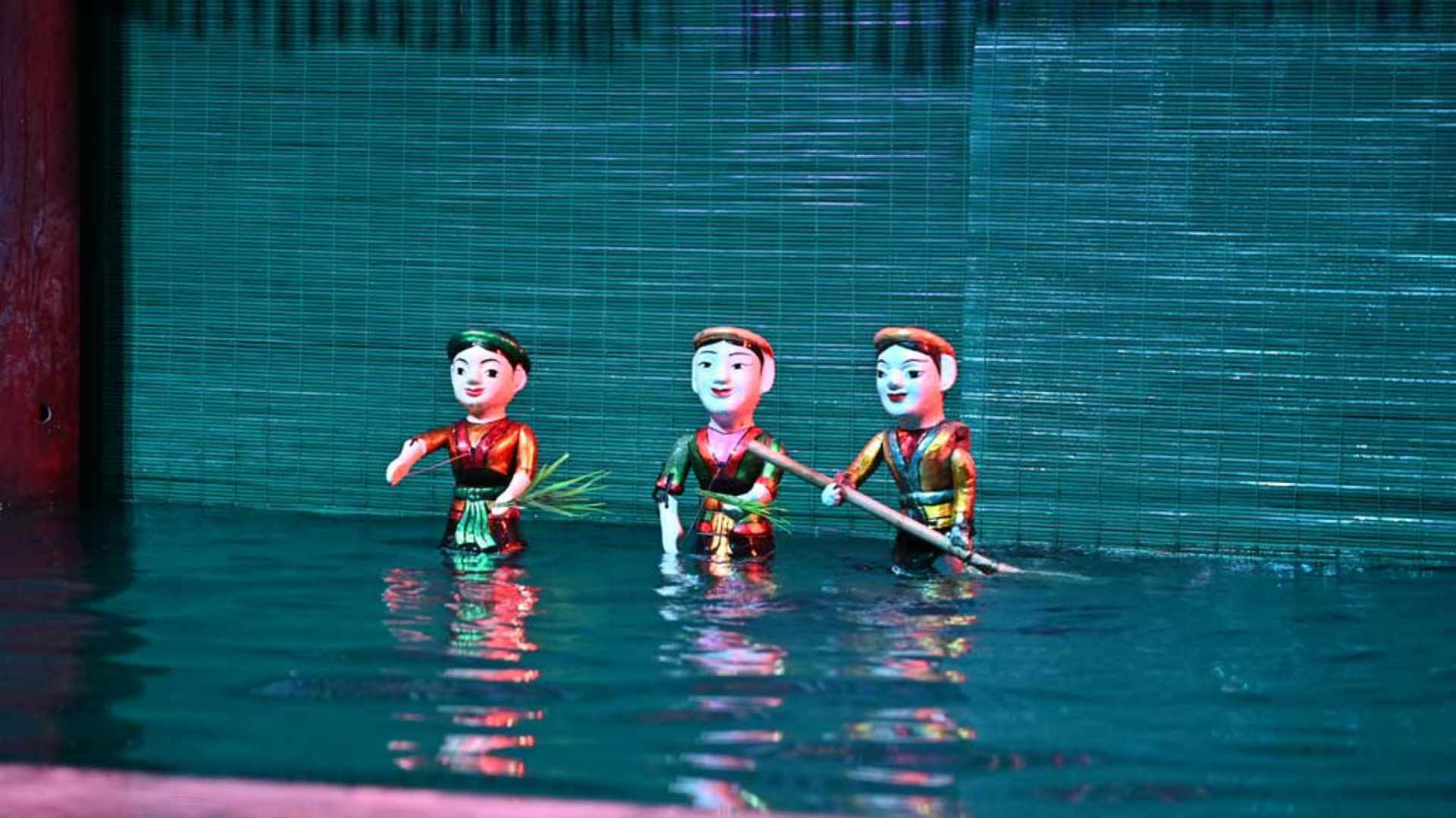 The water puppet show